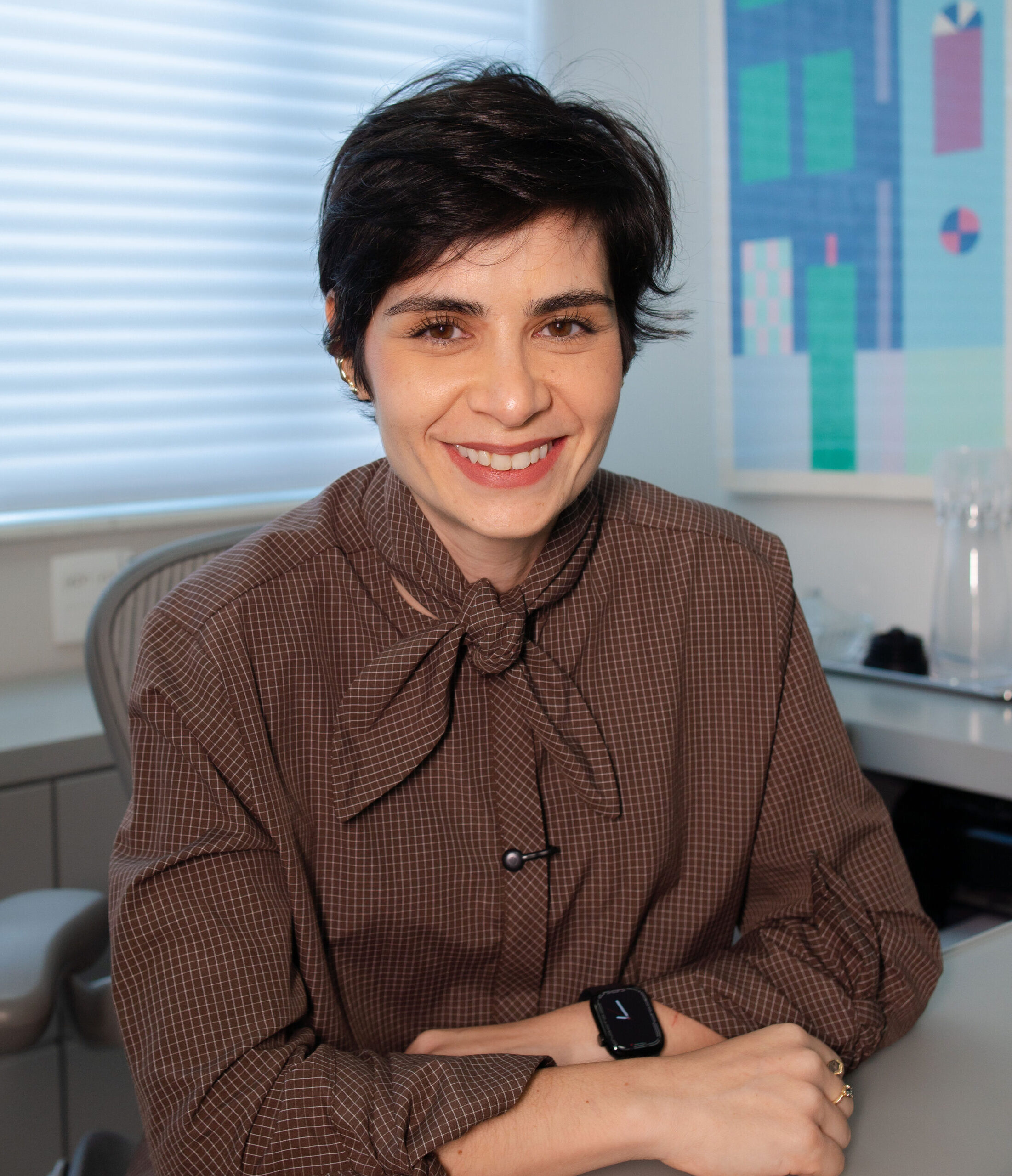 Dra. Joana Storino no consultório