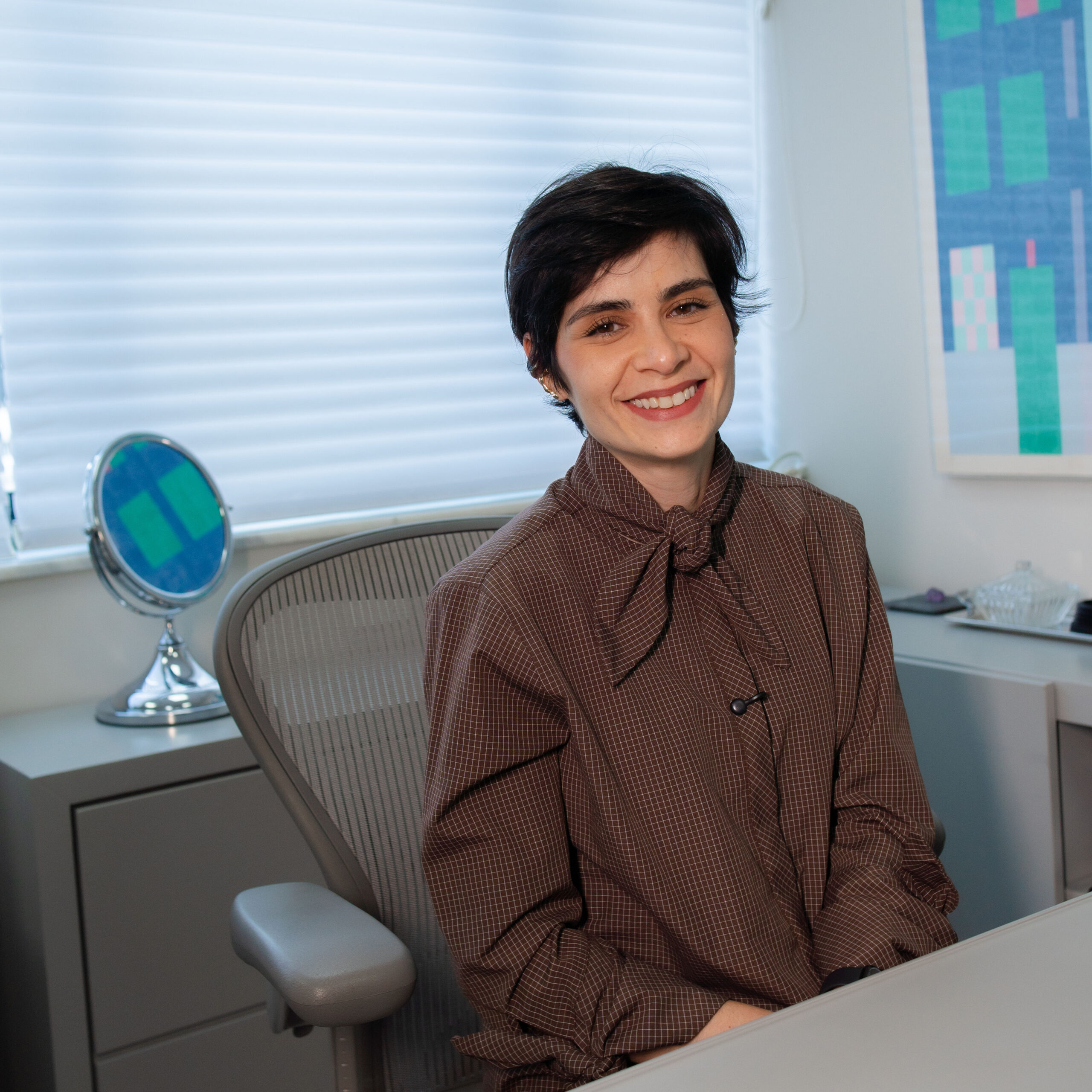 Dra. Joana Storino no consultório